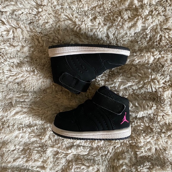 Jordan Shoes - Picture 2 of 3